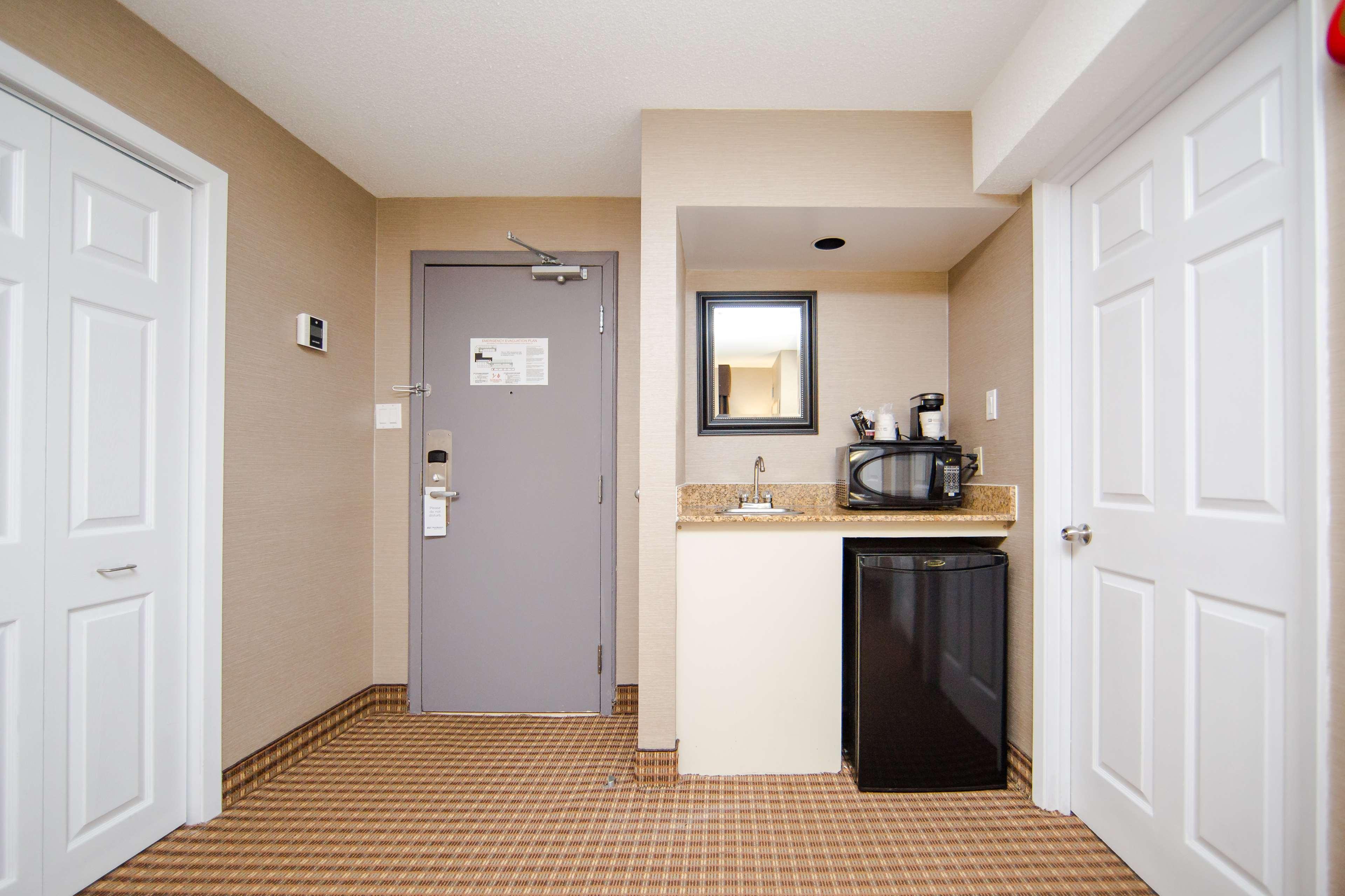 Best Western Plus Ottawa Kanata Hotel And Conference Centre Exteriör bild