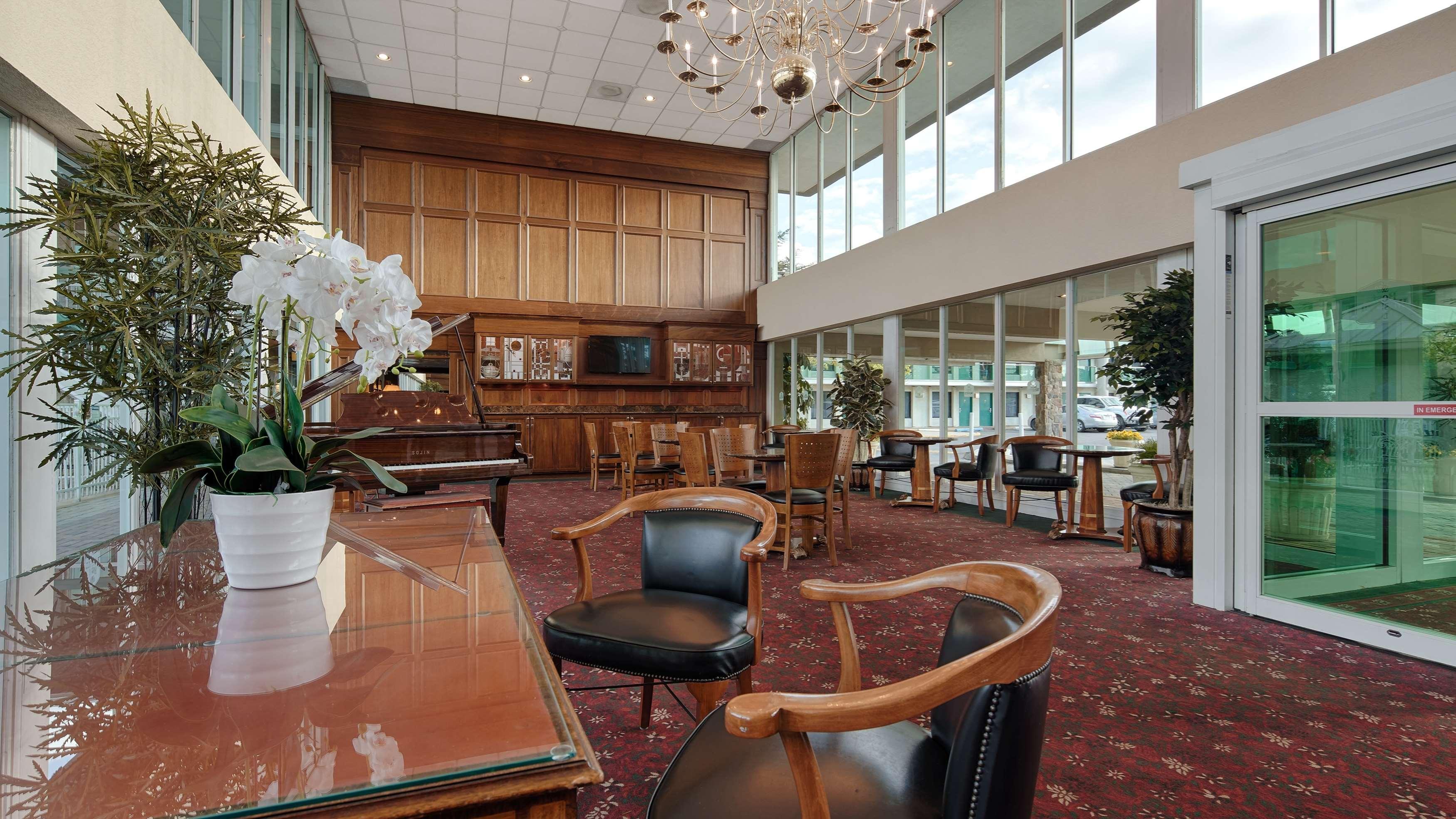Best Western Plus Ottawa Kanata Hotel And Conference Centre Exteriör bild