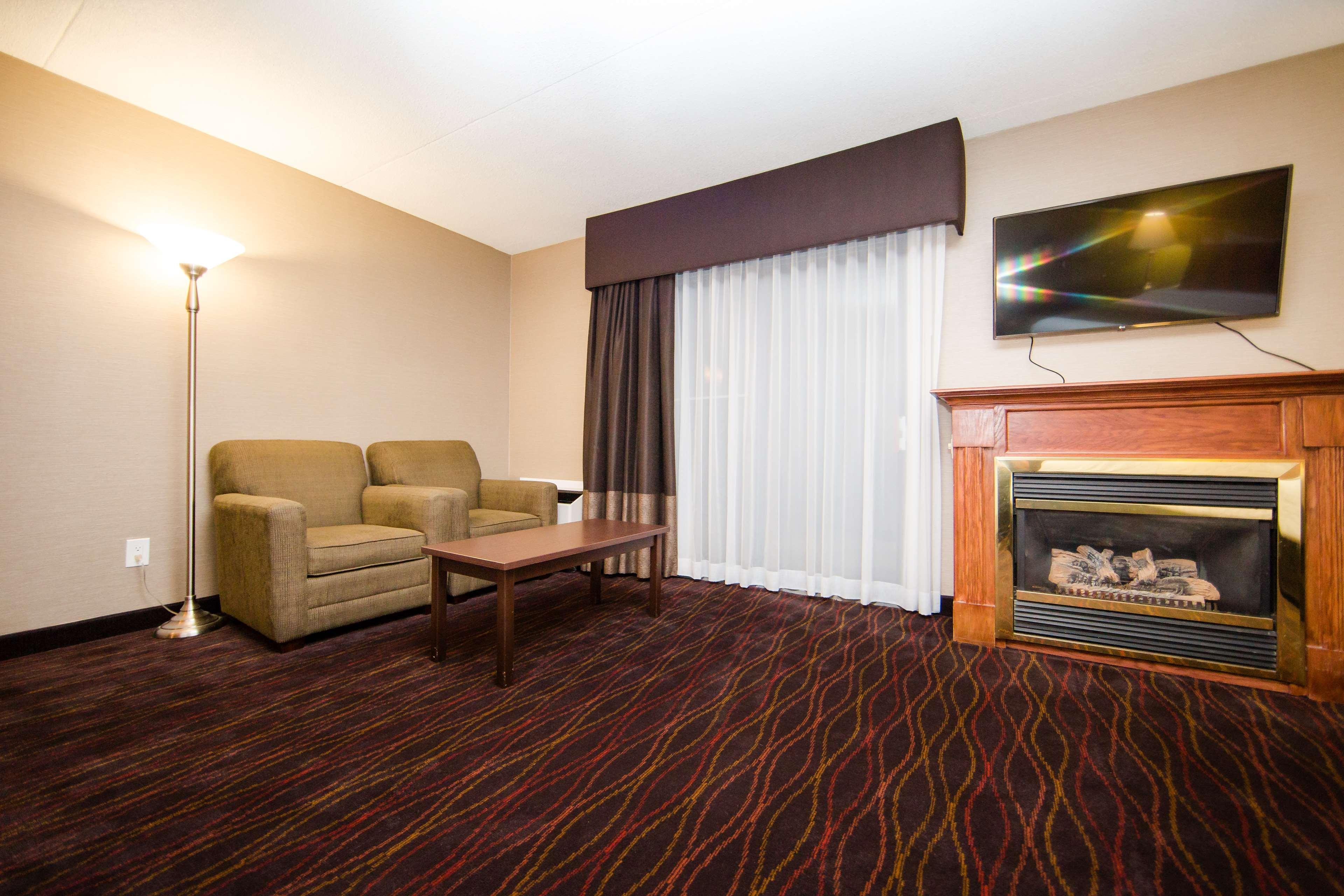 Best Western Plus Ottawa Kanata Hotel And Conference Centre Exteriör bild